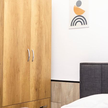 Tiny Cute Studio Near The City Center - 5 Min Walk Tirana Exterior photo