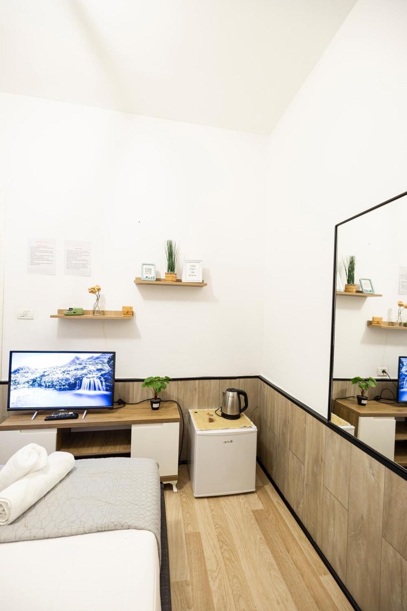 Tiny Cute Studio Near The City Center - 5 Min Walk Tirana Exterior photo